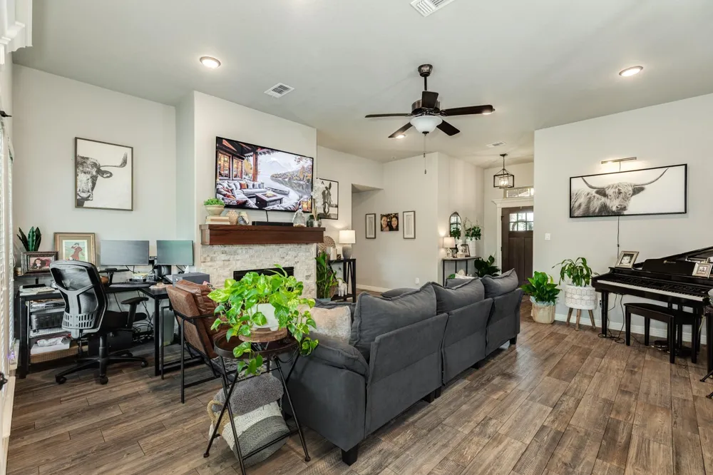 60 Dove Tree Court Lake Jackson, TX 77566