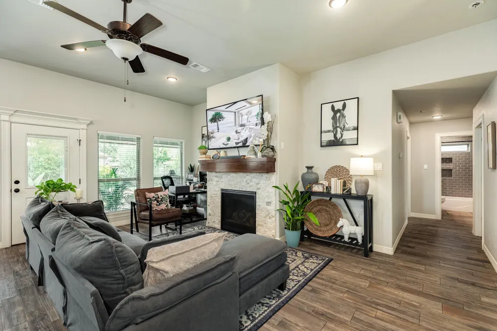 60 Dove Tree Court Lake Jackson, TX 77566