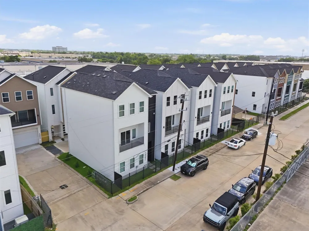 1942 Purswell Road Houston, TX 77055