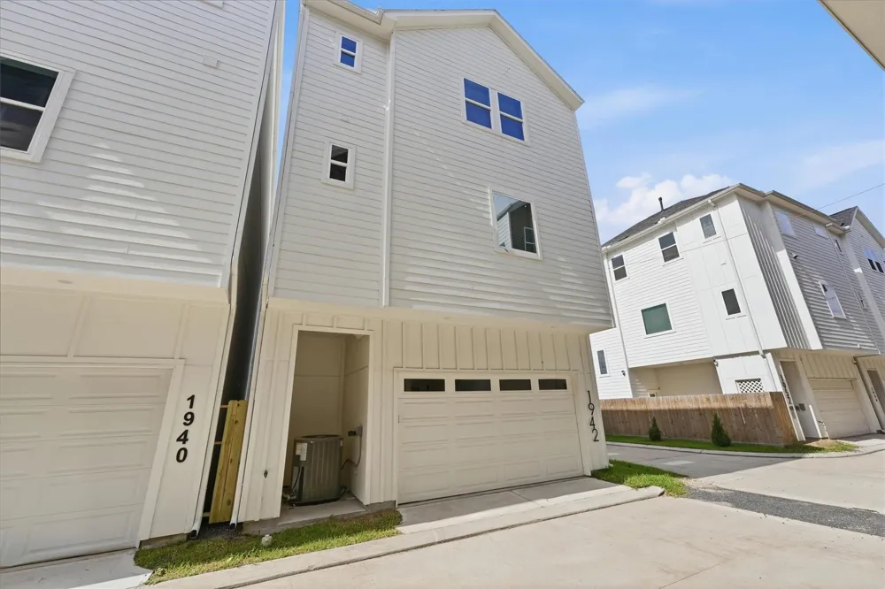 1942 Purswell Road Houston, TX 77055