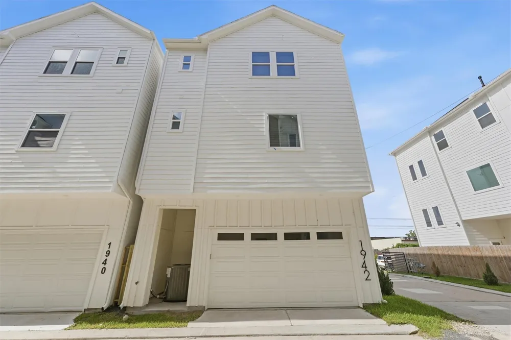 1942 Purswell Road Houston, TX 77055