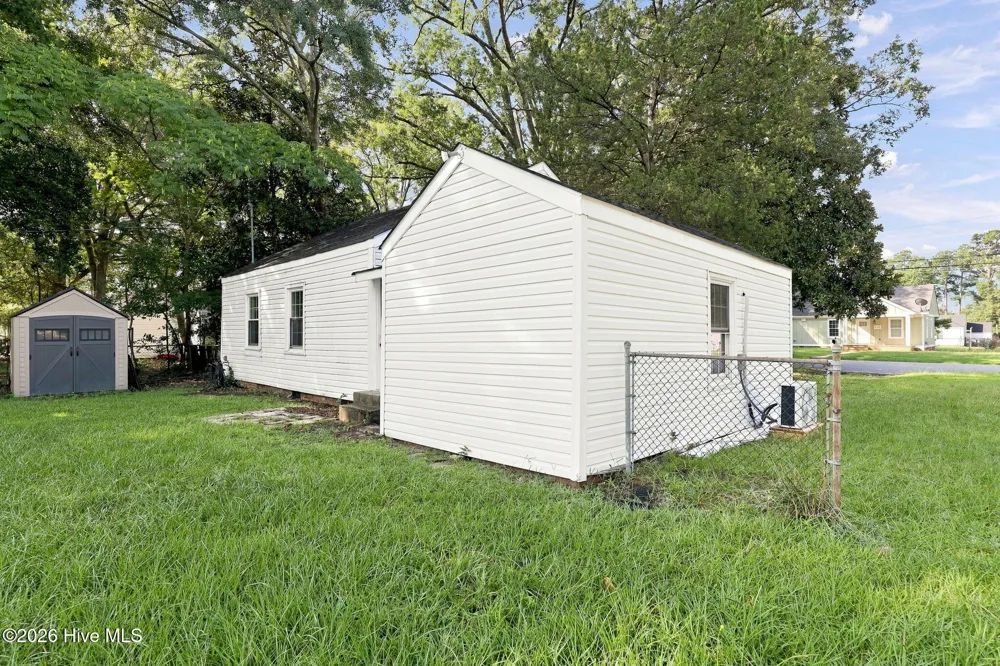 124 Sherwood Road Jacksonville, NC 28540