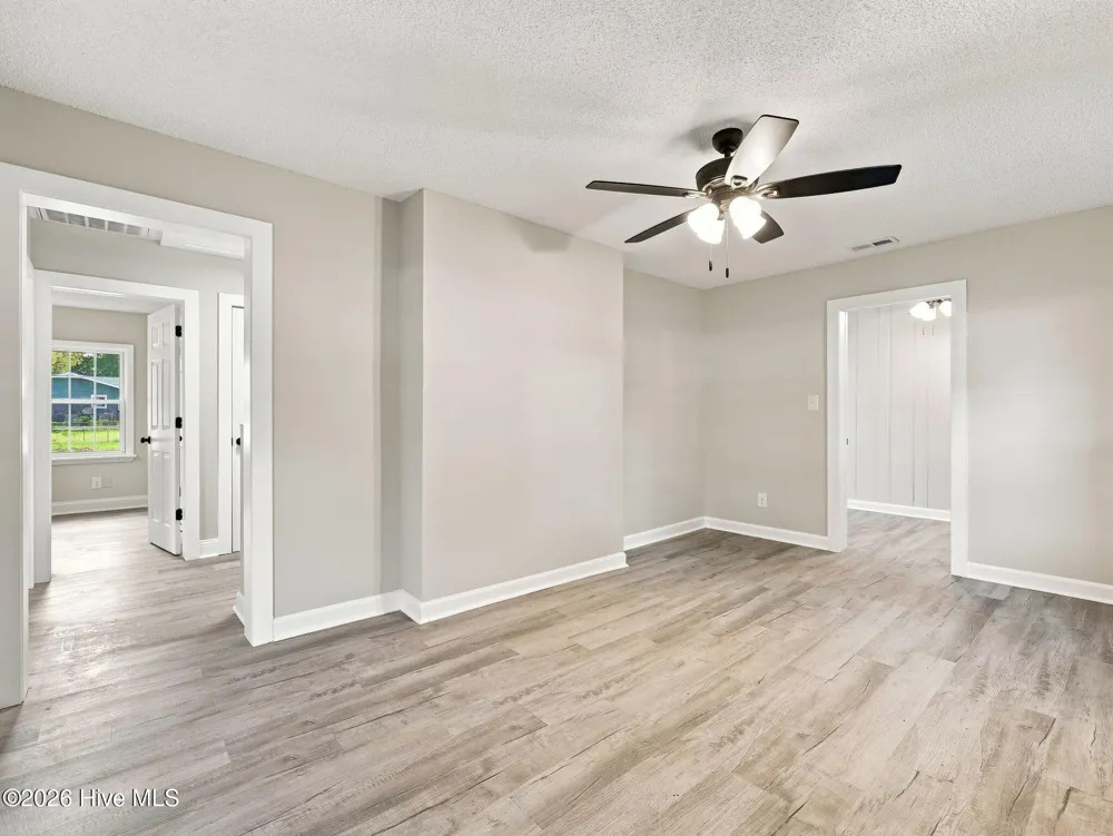 124 Sherwood Road Jacksonville, NC 28540