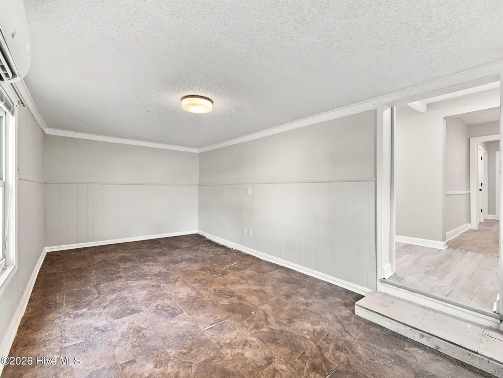 124 Sherwood Road Jacksonville, NC 28540
