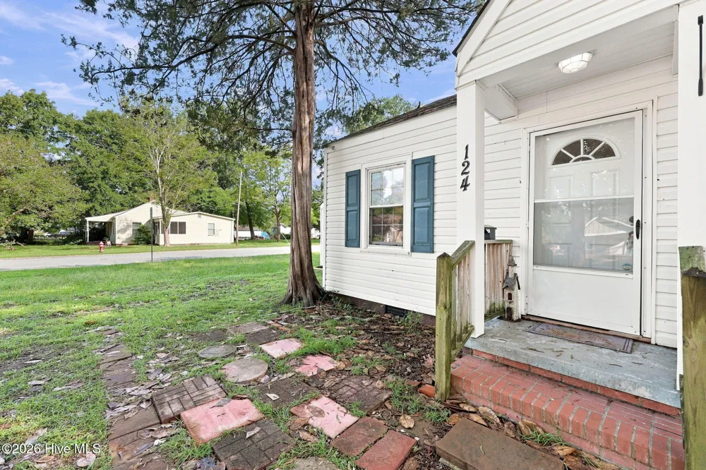 124 Sherwood Road Jacksonville, NC 28540
