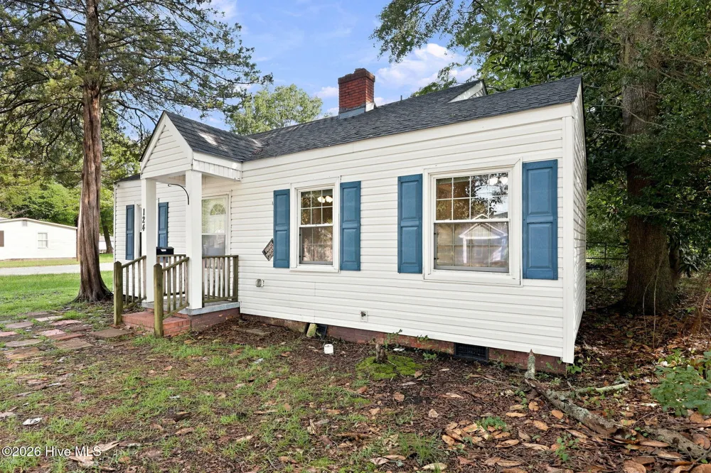 124 Sherwood Road Jacksonville, NC 28540