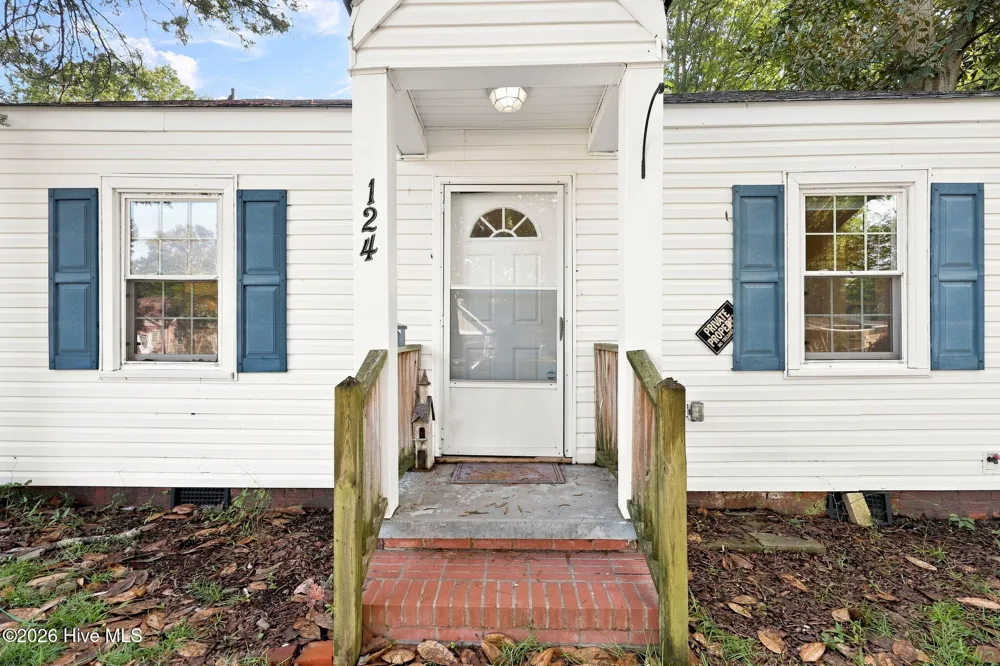 124 Sherwood Road Jacksonville, NC 28540