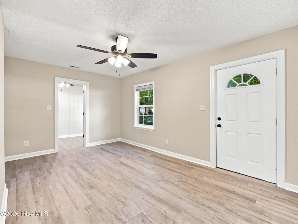 124 Sherwood Road Jacksonville, NC 28540