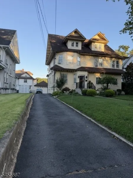 1007 W 8Th St Plainfield City, NJ 07063