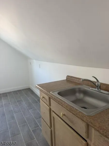 1007 W 8Th St Plainfield City, NJ 07063