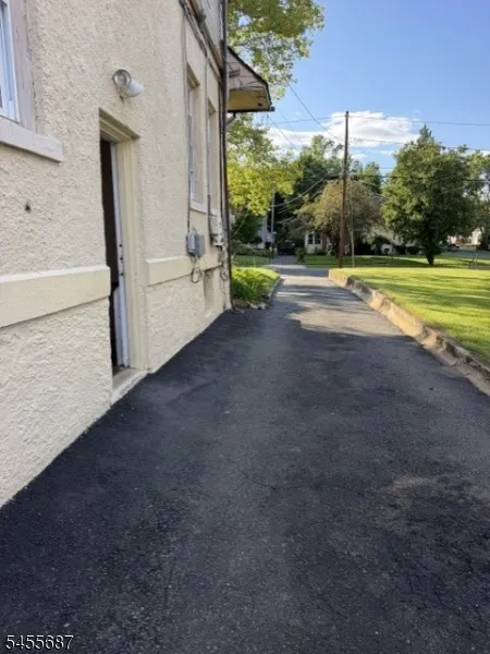 1007 W 8Th St Plainfield City, NJ 07063
