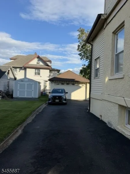 1007 W 8Th St Plainfield City, NJ 07063