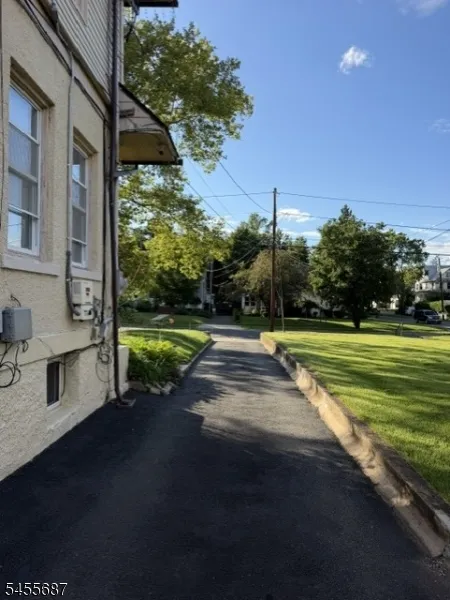 1007 W 8Th St Plainfield City, NJ 07063