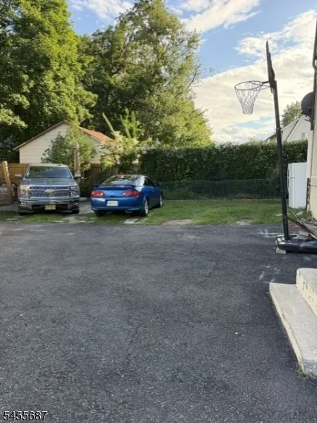 1007 W 8Th St Plainfield City, NJ 07063