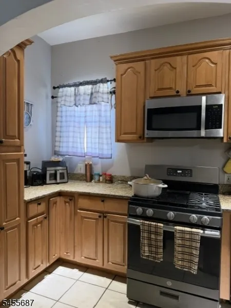 1007 W 8Th St Plainfield City, NJ 07063