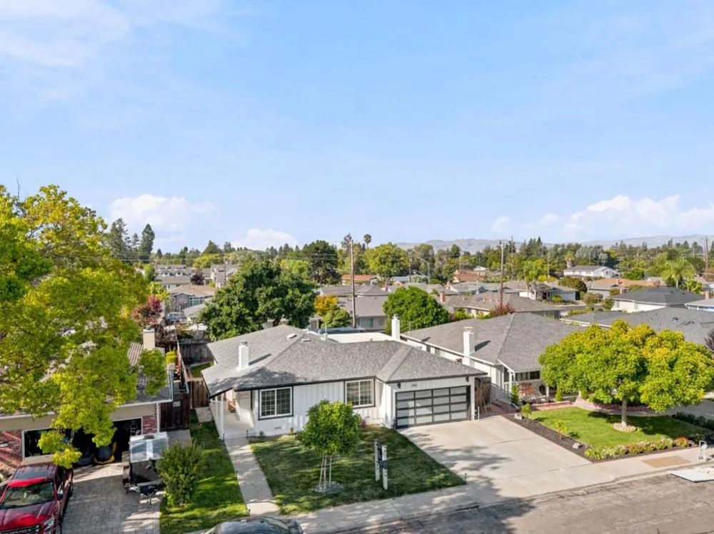 2983 Howell Avenue Santa Clara, CA 95051