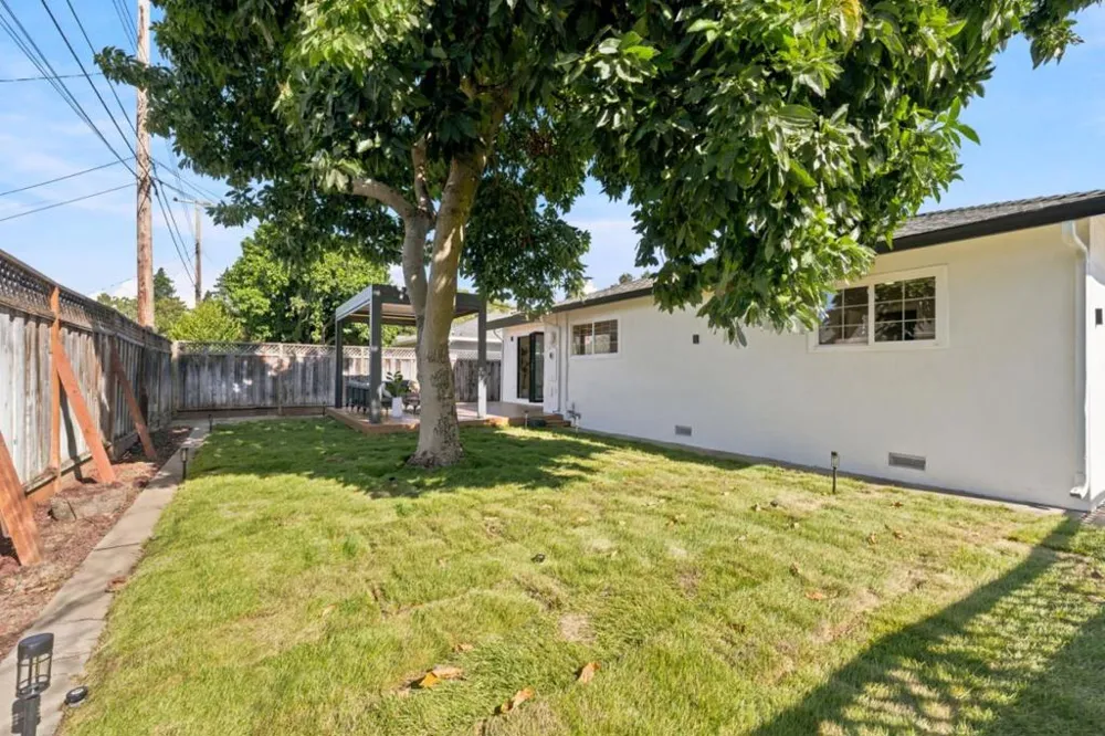2983 Howell Avenue Santa Clara, CA 95051