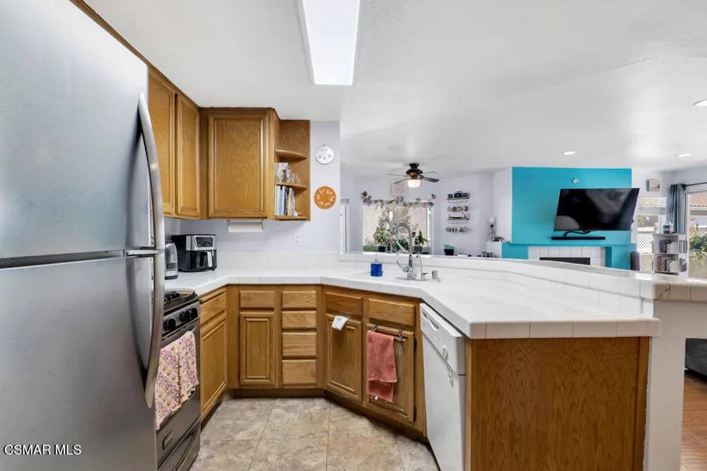 6059 Paseo Encantada Camarillo, CA 93012