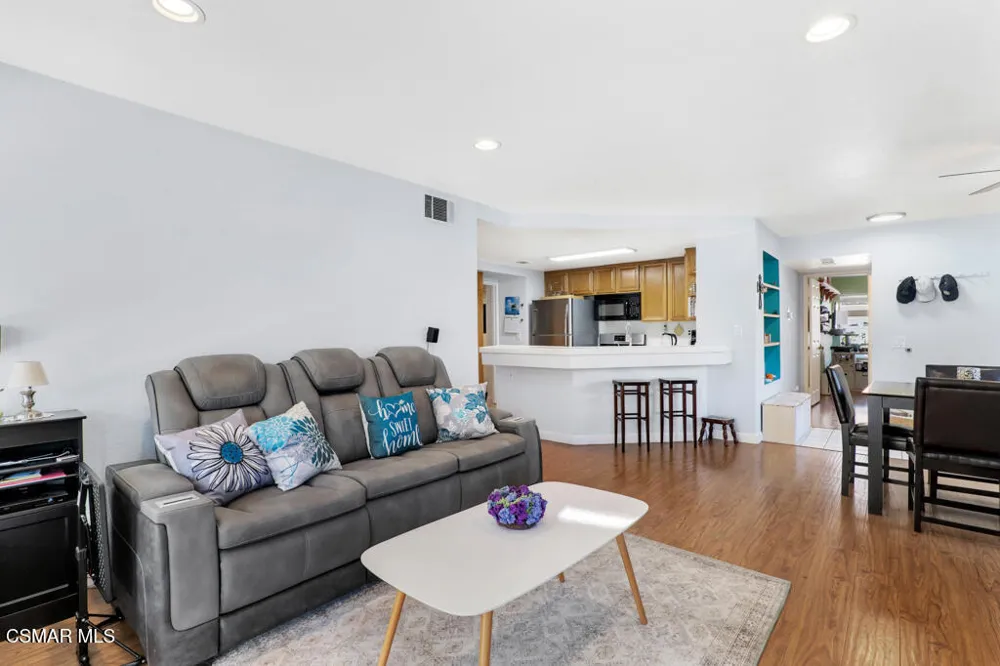 6059 Paseo Encantada Camarillo, CA 93012