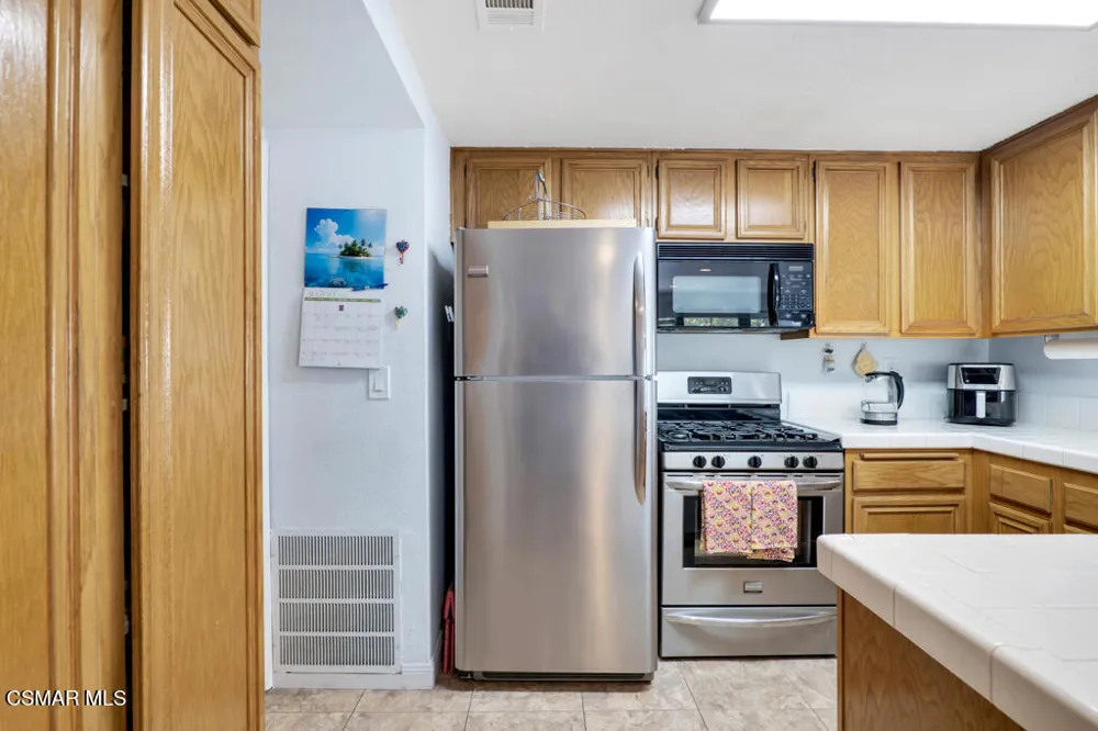 6059 Paseo Encantada Camarillo, CA 93012