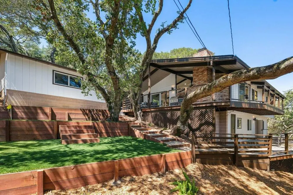 145 Dolton Avenue San Carlos, CA 94070