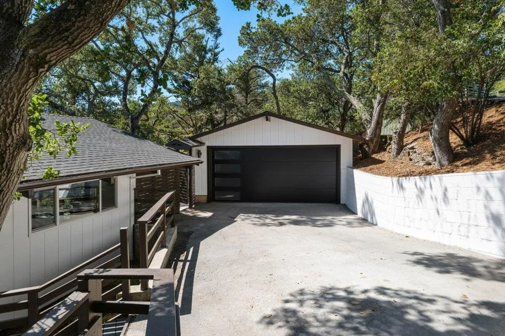 145 Dolton Avenue San Carlos, CA 94070