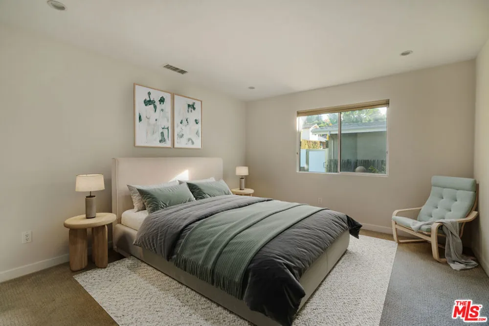 3423 Scadlock Lane Sherman Oaks, CA 91403
