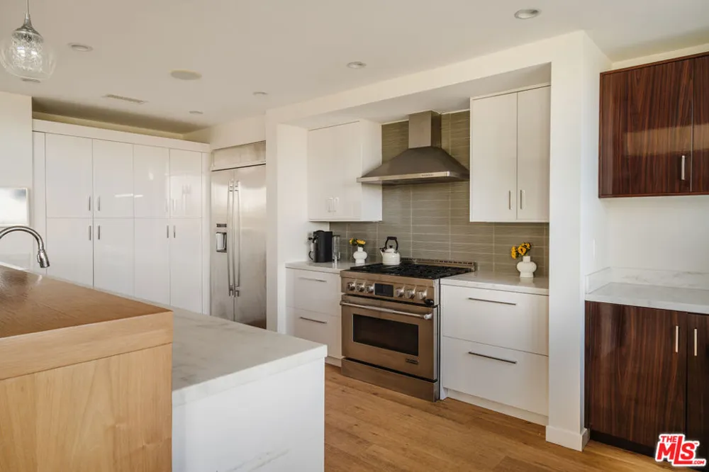 3423 Scadlock Lane Sherman Oaks, CA 91403