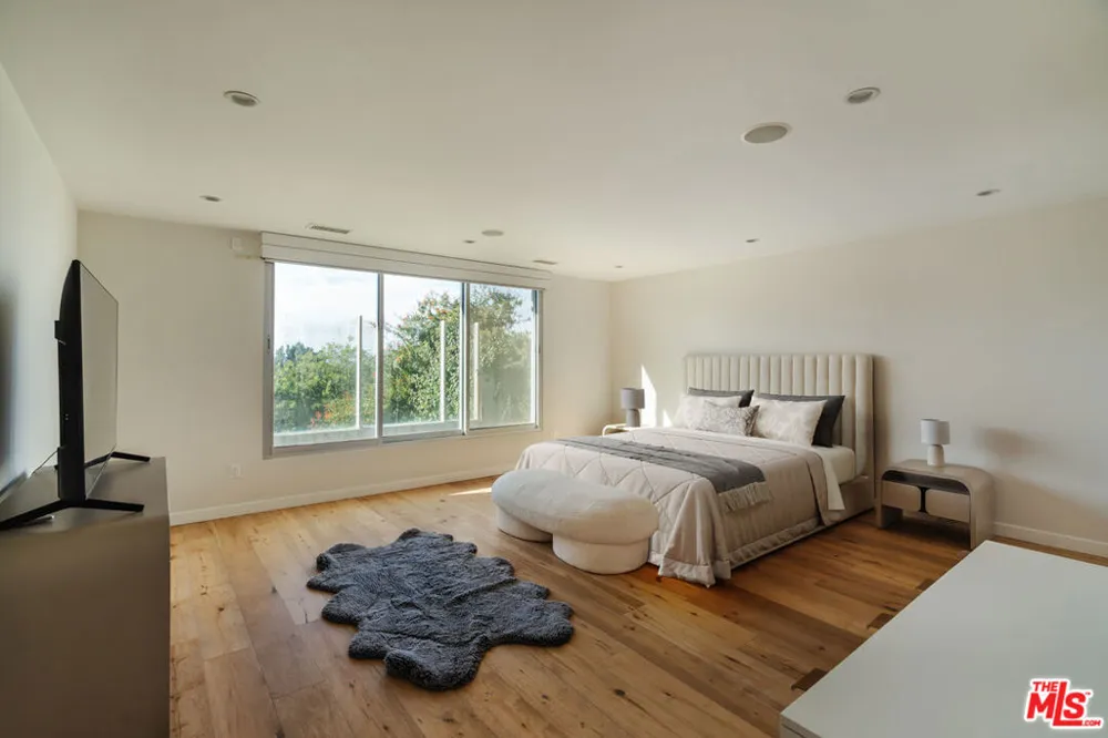 3423 Scadlock Lane Sherman Oaks, CA 91403