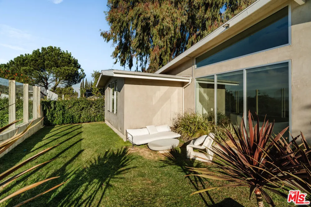 3423 Scadlock Lane Sherman Oaks, CA 91403