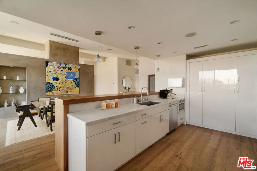 3423 Scadlock Lane Sherman Oaks, CA 91403