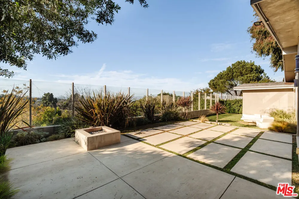 3423 Scadlock Lane Sherman Oaks, CA 91403