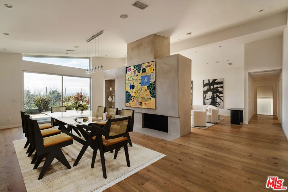 3423 Scadlock Lane Sherman Oaks, CA 91403