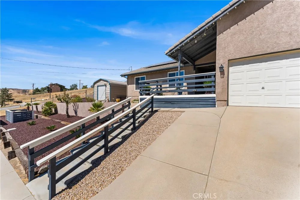 14733 Deer Bank Road Lake Hughes, CA 93532