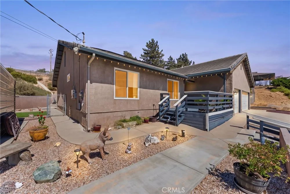 14733 Deer Bank Road Lake Hughes, CA 93532