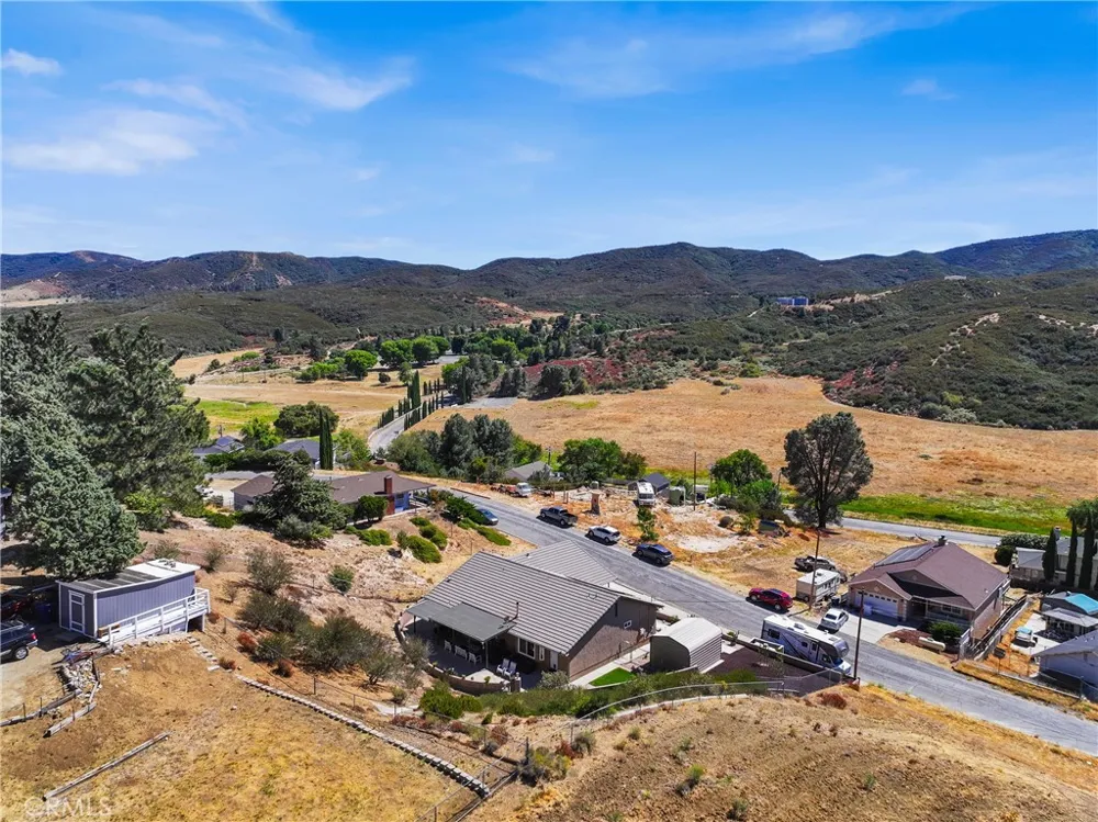 14733 Deer Bank Road Lake Hughes, CA 93532