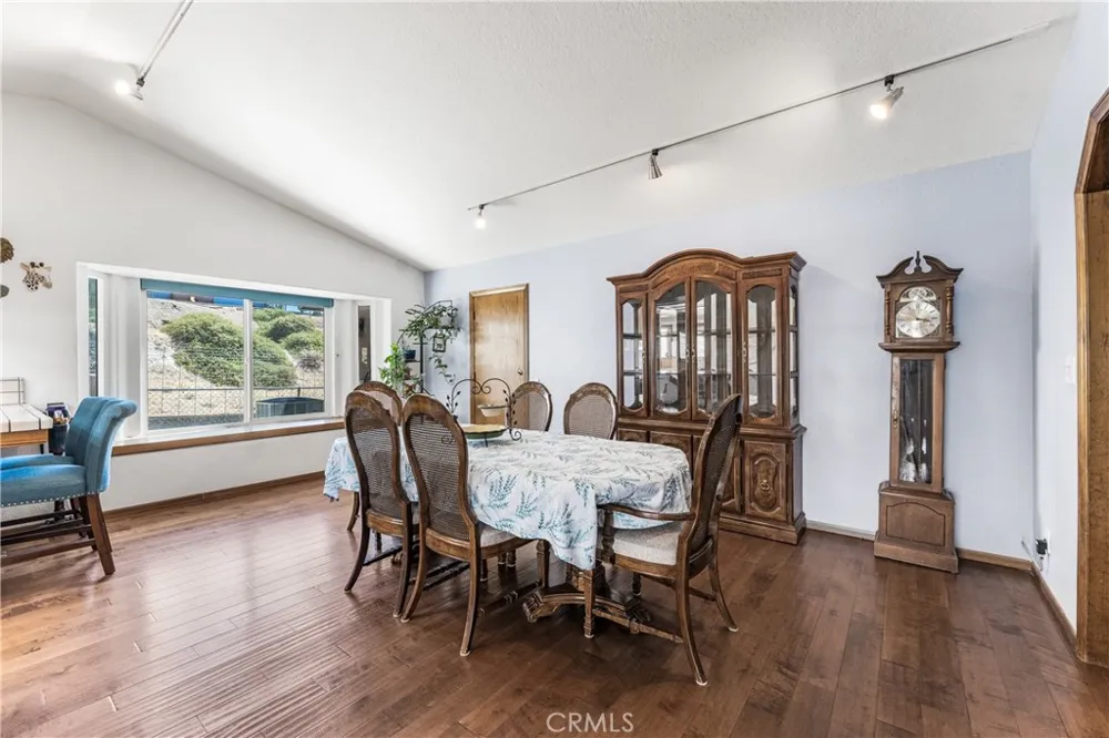14733 Deer Bank Road Lake Hughes, CA 93532