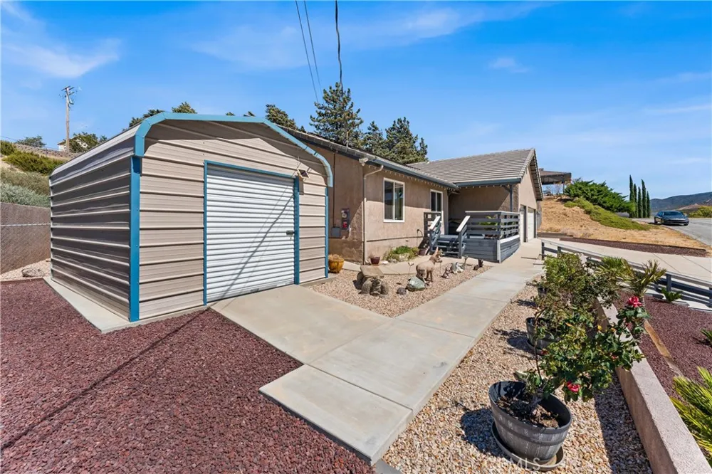 14733 Deer Bank Road Lake Hughes, CA 93532