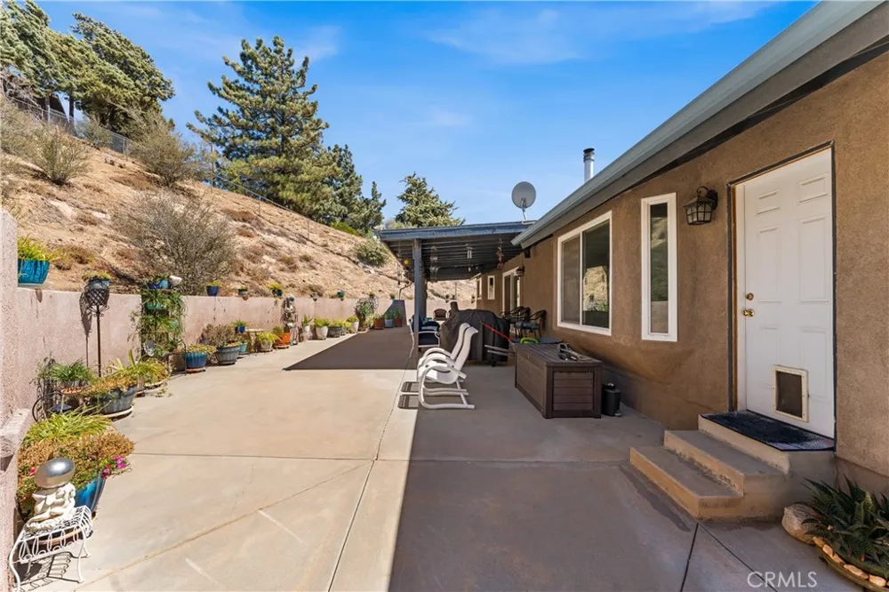 14733 Deer Bank Road Lake Hughes, CA 93532