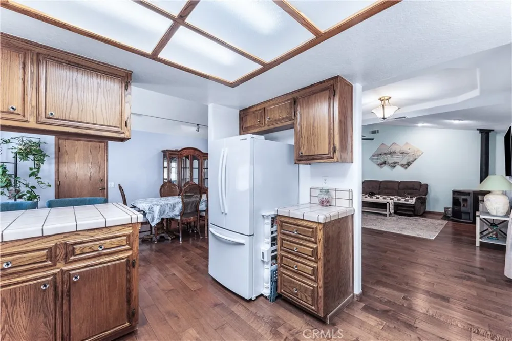 14733 Deer Bank Road Lake Hughes, CA 93532