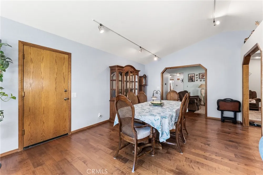 14733 Deer Bank Road Lake Hughes, CA 93532