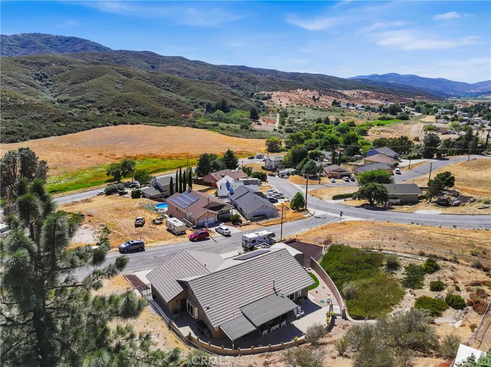 14733 Deer Bank Road Lake Hughes, CA 93532