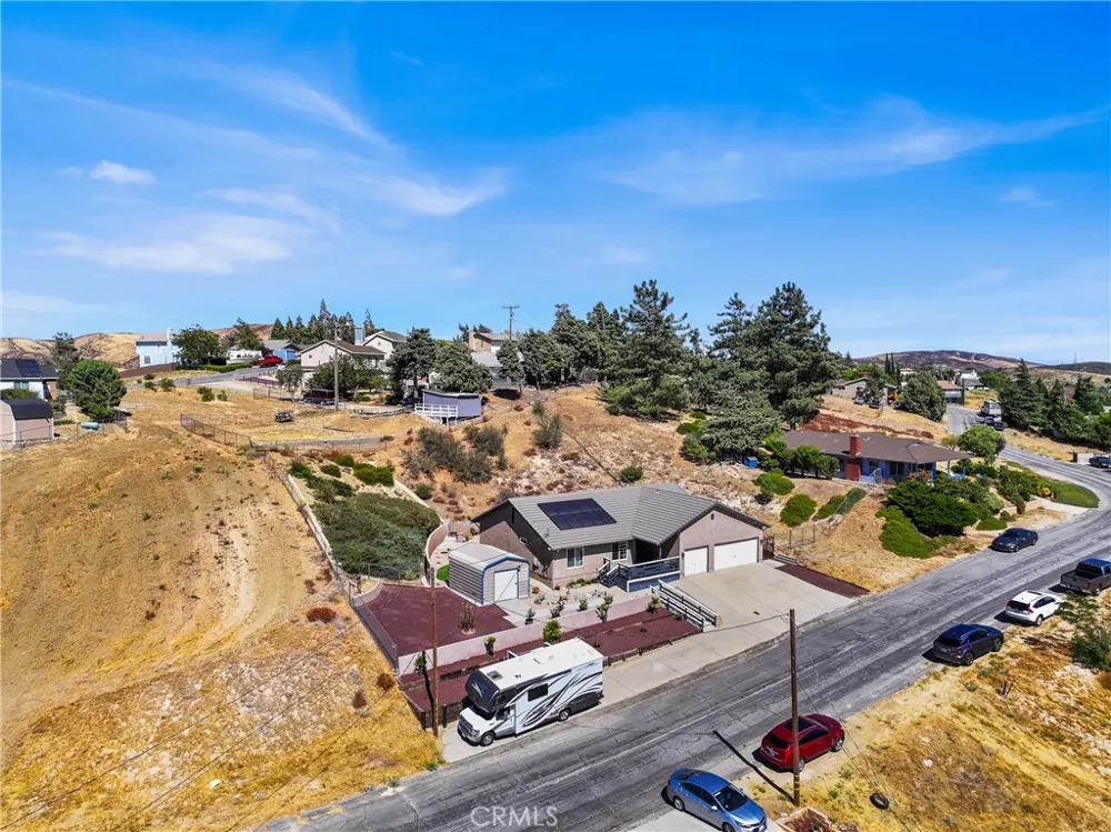 14733 Deer Bank Road Lake Hughes, CA 93532
