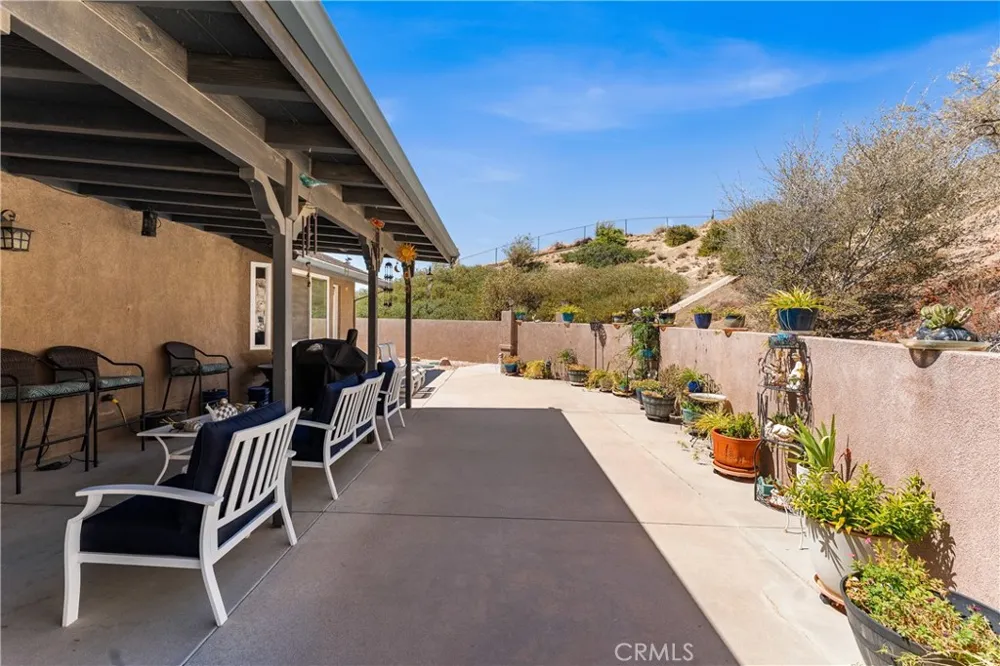 14733 Deer Bank Road Lake Hughes, CA 93532