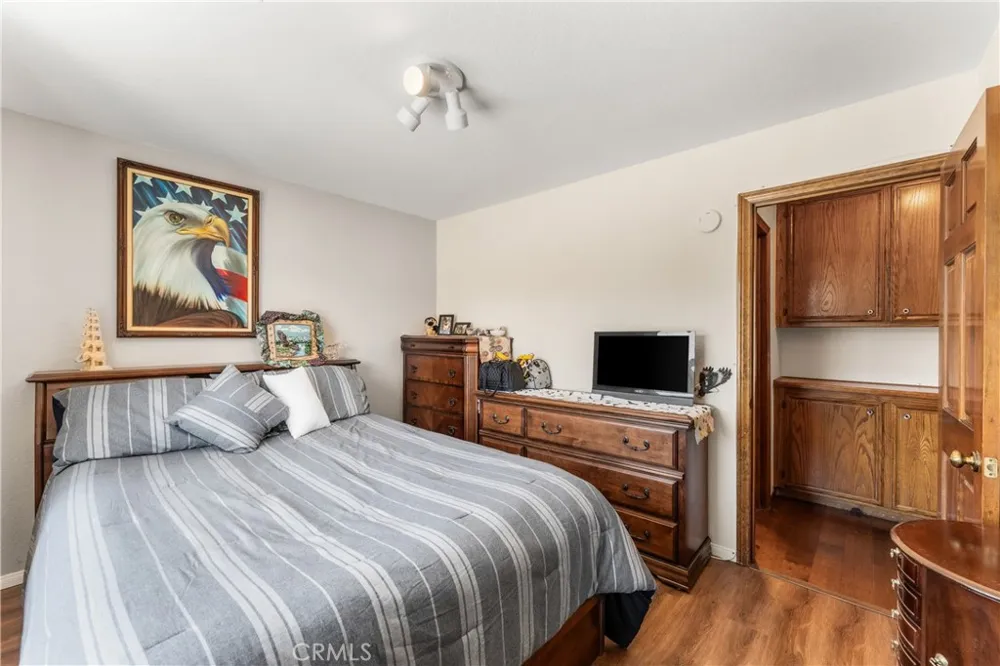 14733 Deer Bank Road Lake Hughes, CA 93532