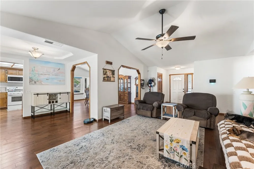 14733 Deer Bank Road Lake Hughes, CA 93532