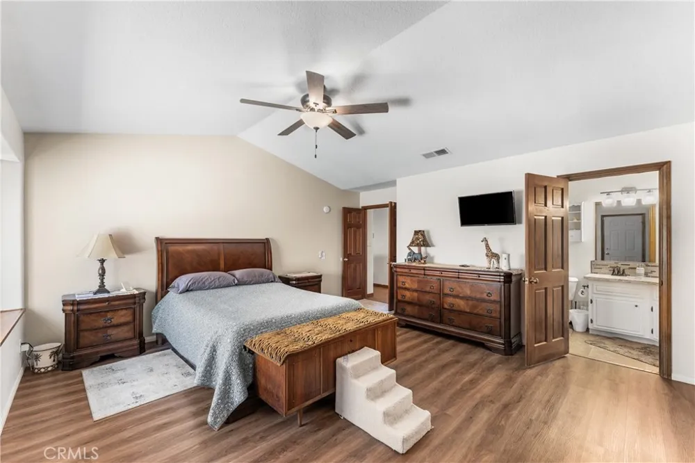 14733 Deer Bank Road Lake Hughes, CA 93532