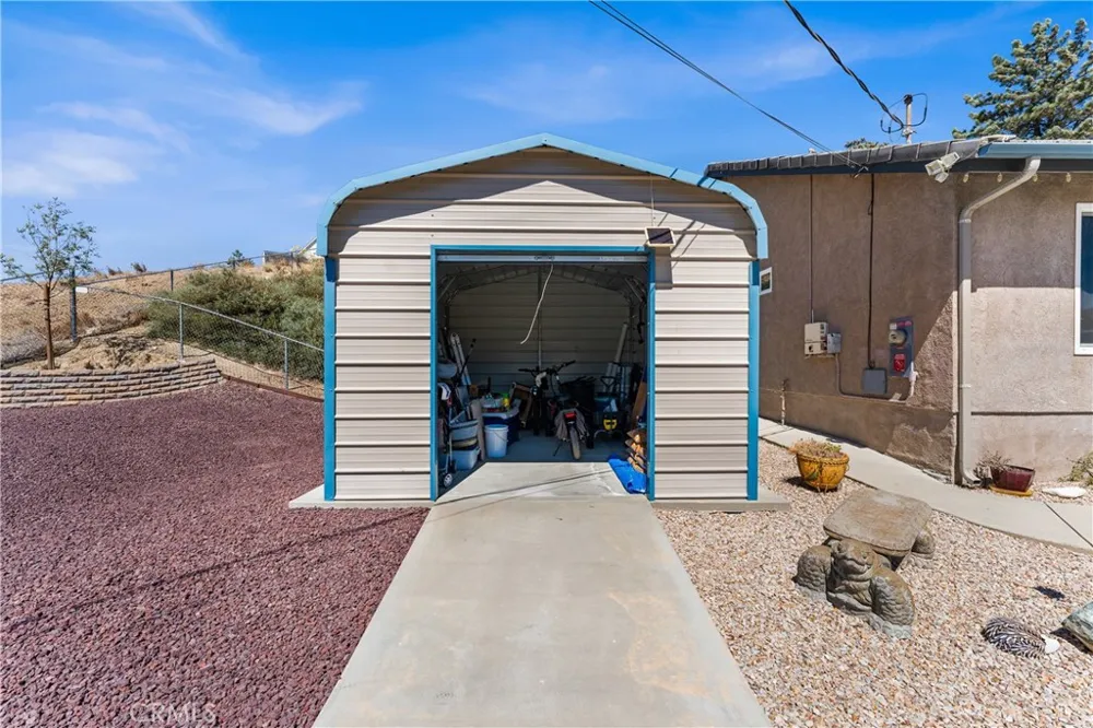 14733 Deer Bank Road Lake Hughes, CA 93532