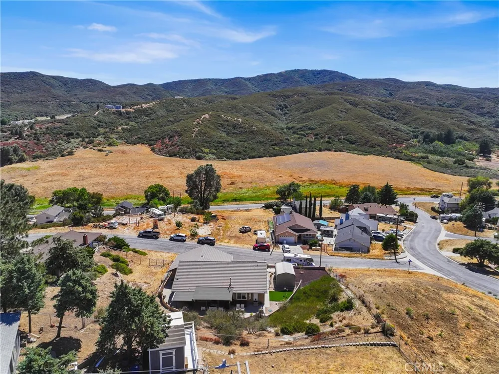 14733 Deer Bank Road Lake Hughes, CA 93532