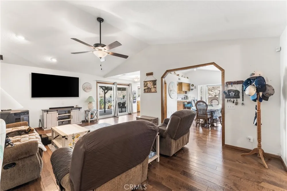 14733 Deer Bank Road Lake Hughes, CA 93532